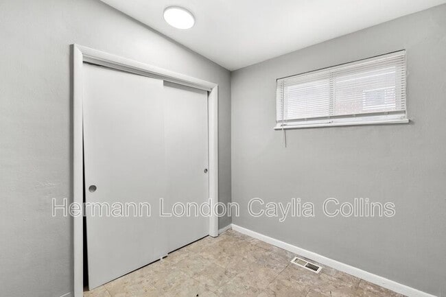 Building Photo - 9456 Calwood Dr