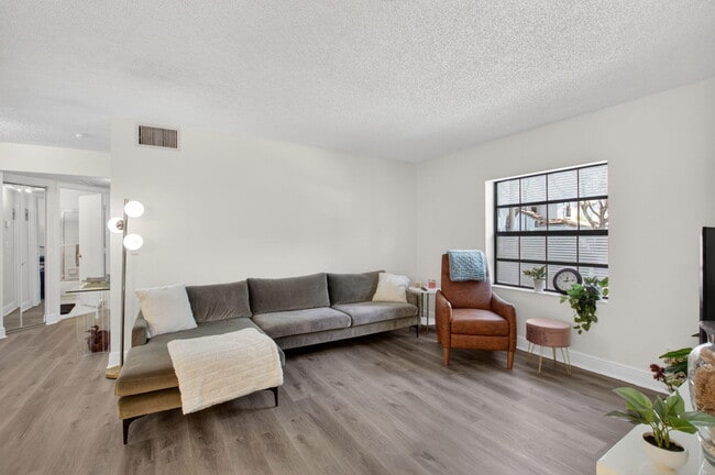 Building Photo - 5418 Firenze Dr