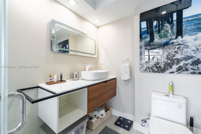 Building Photo - 16546 NE 26th Ave