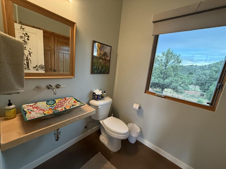 Building Photo - 105 Rojo Dr