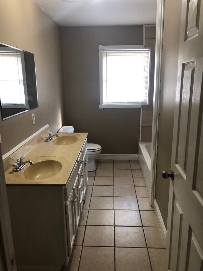 Building Photo - "Charming 4-Bedroom Home in Jonesboro with...