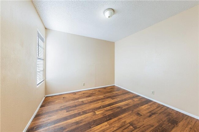 Building Photo - 2604 S Bagdad Rd