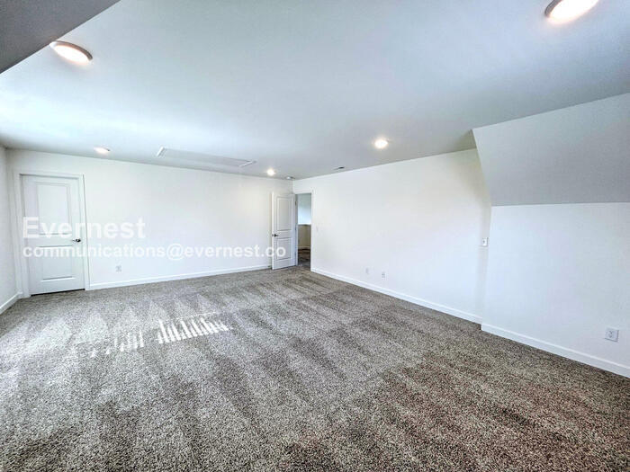 Building Photo - 799 Coopers Wy