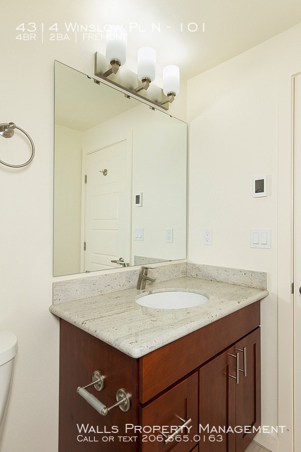 Building Photo - Winslow Apartments- 101