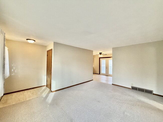 Building Photo - 604 Margate Dr