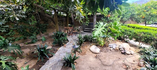 Building Photo - Midtown Ventura 3+2 Single Family Home $52...