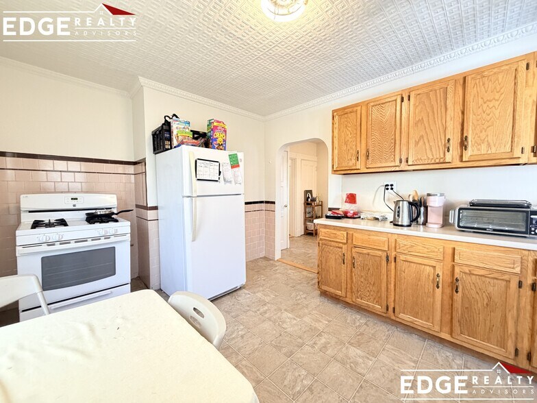 Building Photo - 30 Winship St