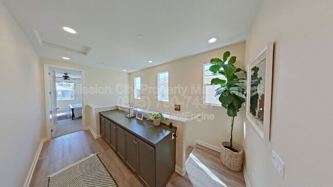 Building Photo - 6620 Calle Koral