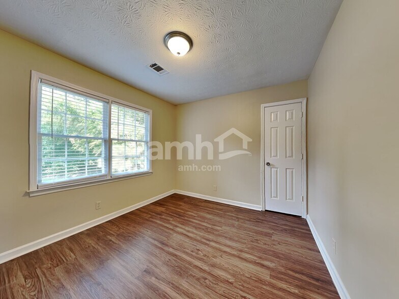 Building Photo - 1839 Stonebrook Way