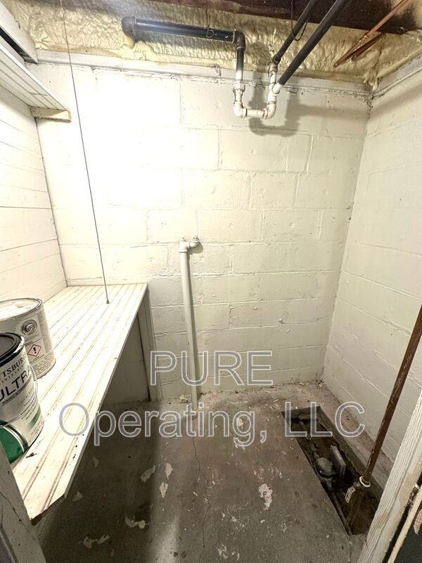 Building Photo - 4679 Poppleton Ave