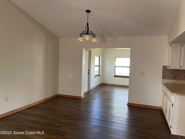 Building Photo - 363 Emerson Dr NW