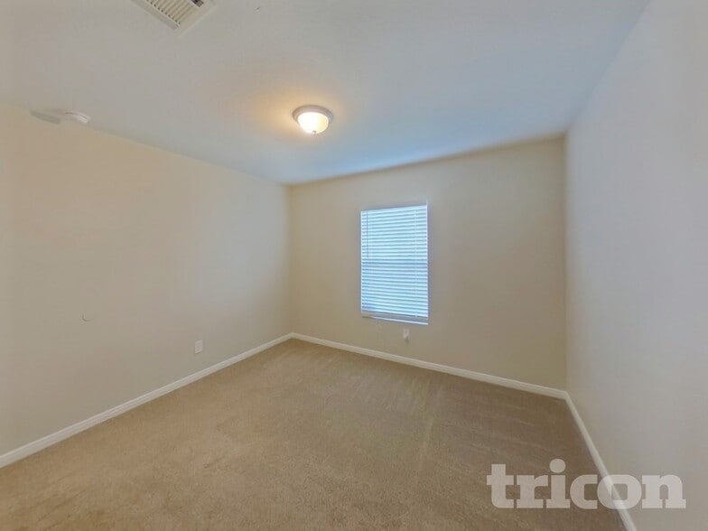 Building Photo - 15676 Del Norte Dr