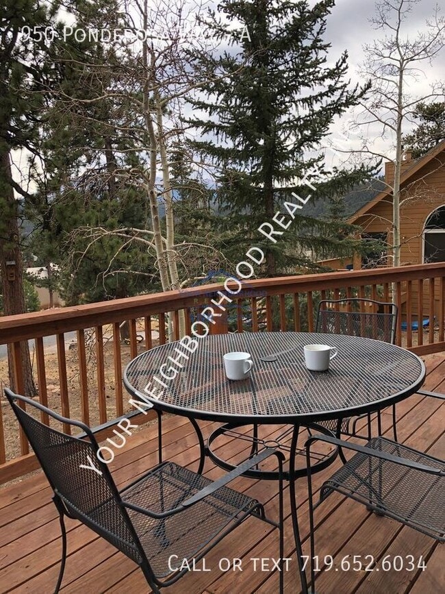 Building Photo - 950 Ponderosa Way