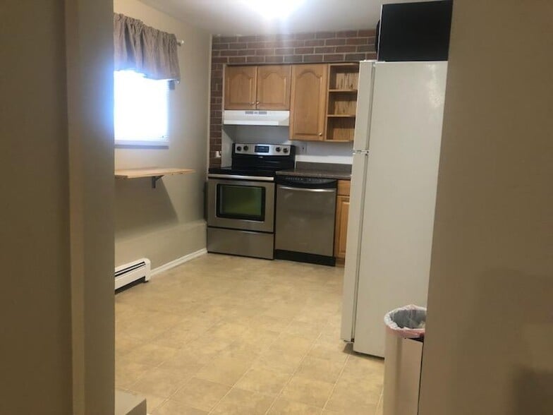 Primary Photo - 104 N Jefferson Ave