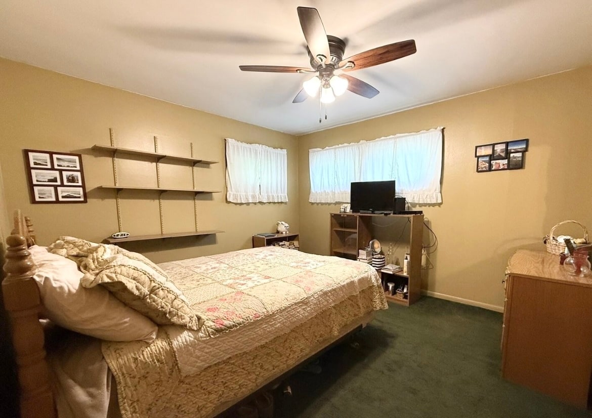 Bed room set up (old pic) - 18 Ridgecrest Ave