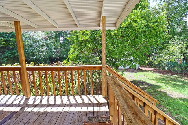 Building Photo - Charming Columbia Home Minutes to Fort Jackson!