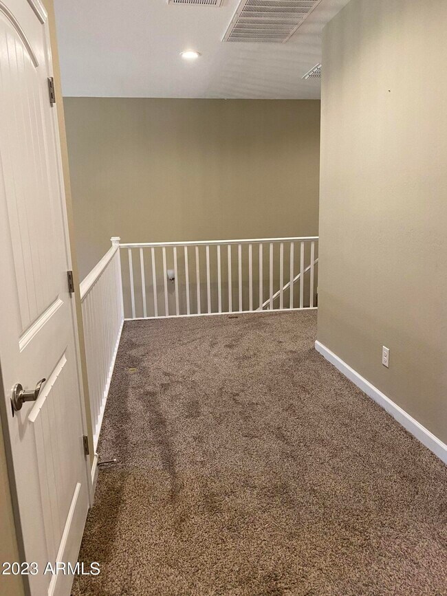Building Photo - 1367 S Country Club Dr