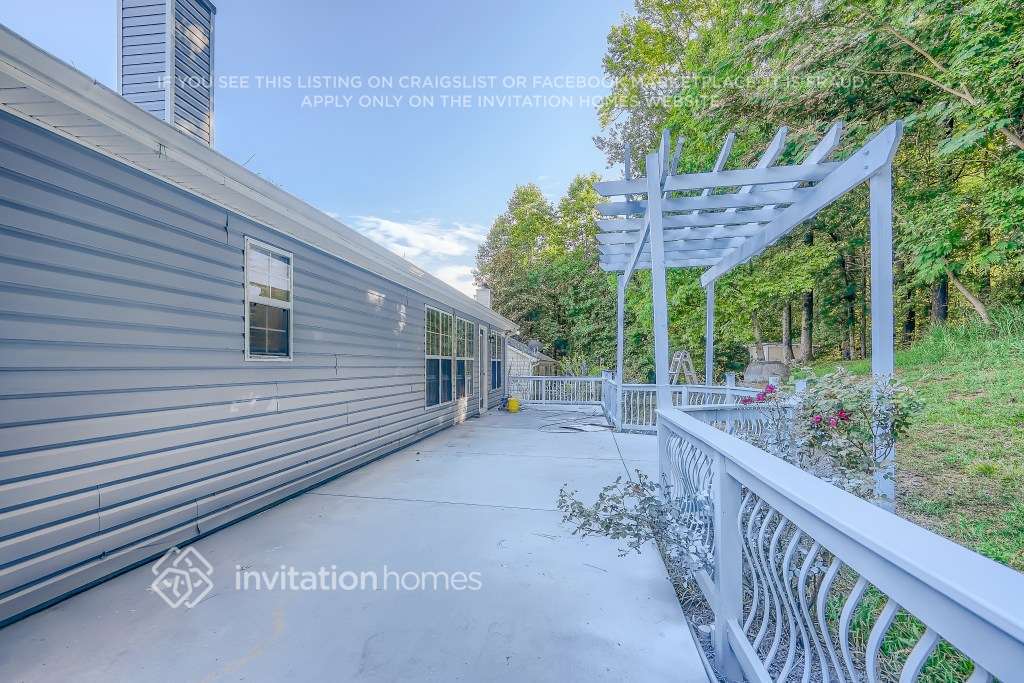 Building Photo - 2373 Cove Lake Way