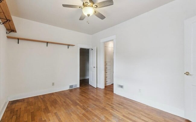 Building Photo - 506 W Oakland Ave