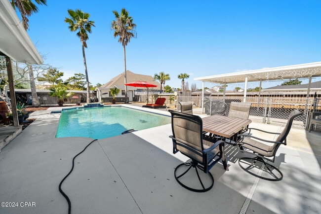 Building Photo - 412 Lantana St