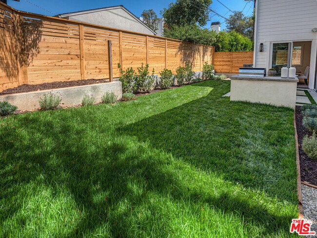 Building Photo - 744 N Almar Ave