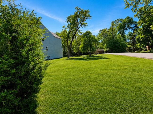 Building Photo - 21365 W Ridge Rd