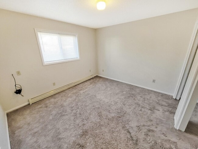 Building Photo - 2940 Vineland Ave SE