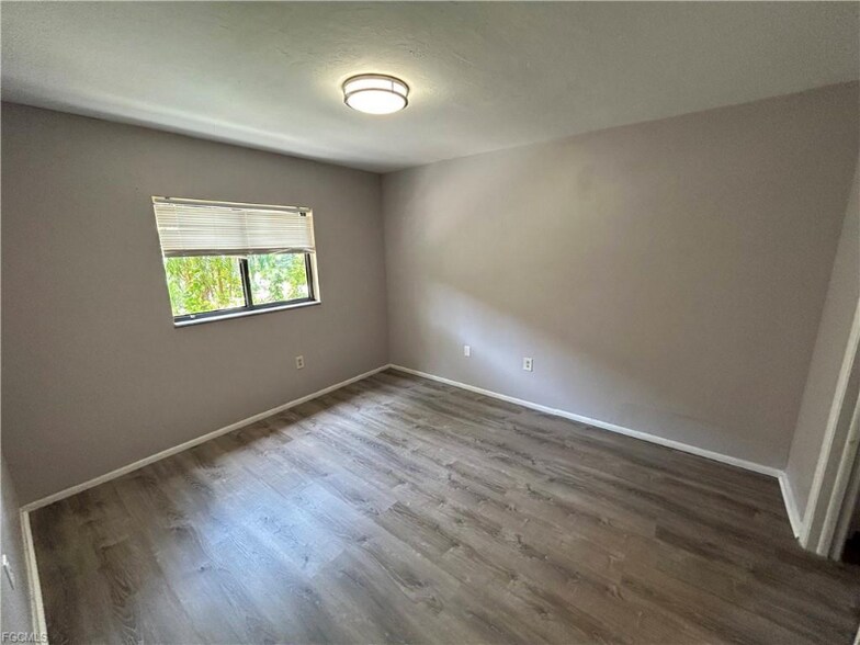 Building Photo - 2690 Park Windsor Dr