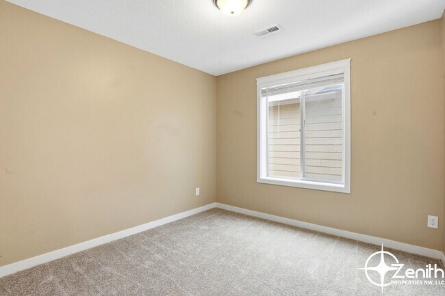 Building Photo - 4608 NE 91st Way
