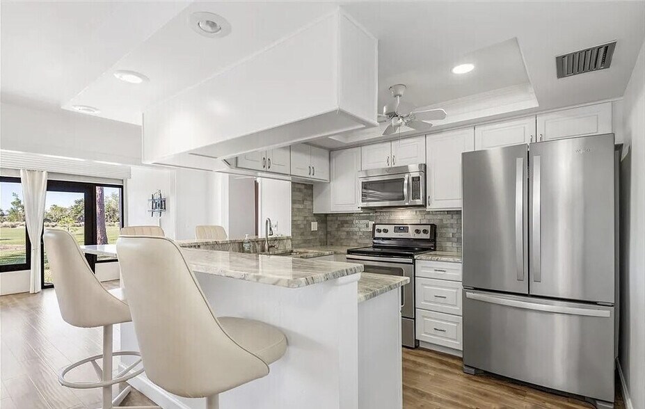 Building Photo - 5625 Trailwinds Dr