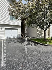 Building Photo - 22855 E Country Vista Dr