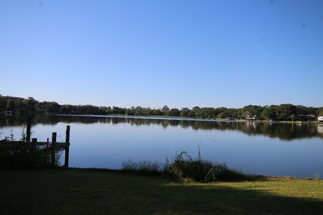Primary Photo - Waterfront Living Nearby – 2/2 Townhouse w...
