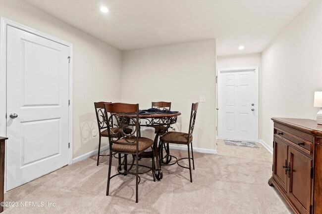 Building Photo - 5893-A Creekside Crossing Unit
