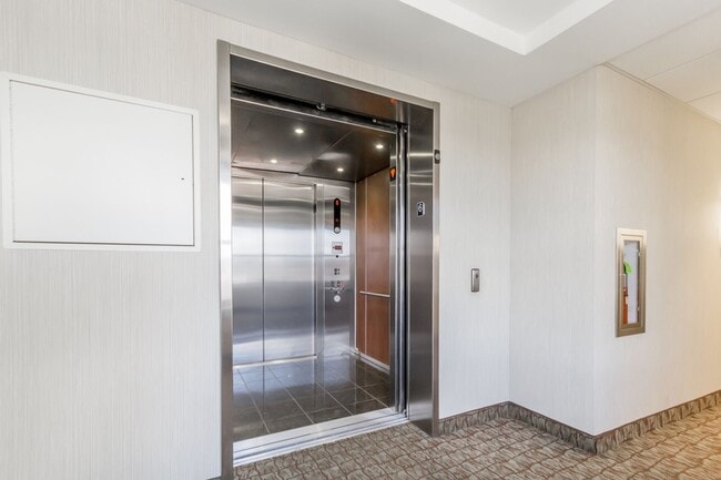 Building Photo - 2BR/2BA East Bayside Luxury Condo Near Old Port, W/D, Parking, Central AC, Views