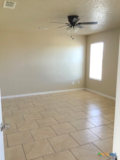 Building Photo - 3001 Indy Dr