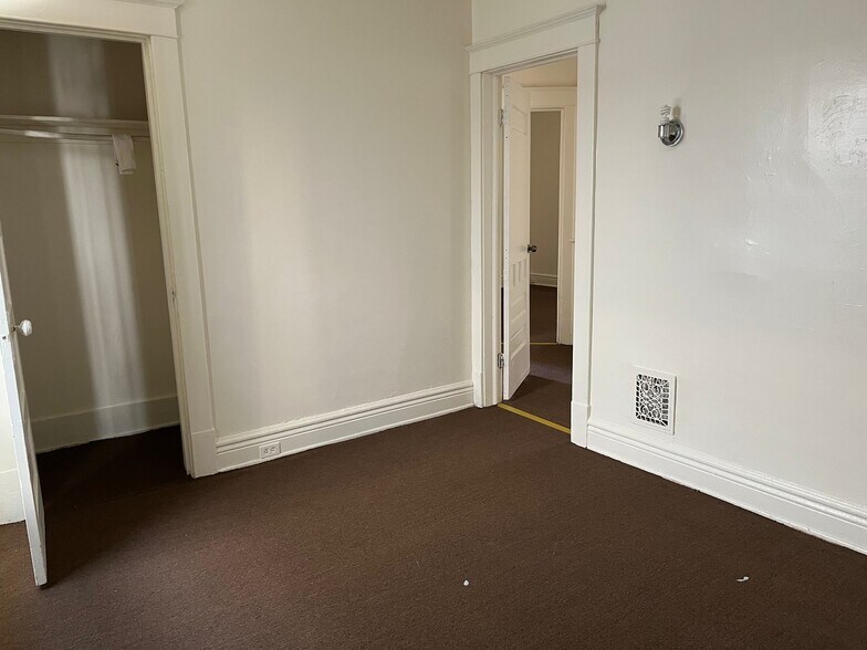 Building Photo - 38 Goulding Ave
