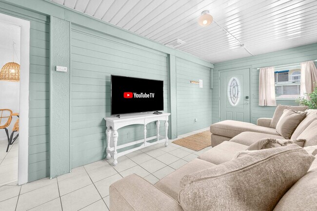 Building Photo - 108 Zamora St