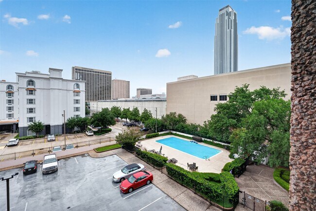 Building Photo - 5150 Hidalgo St