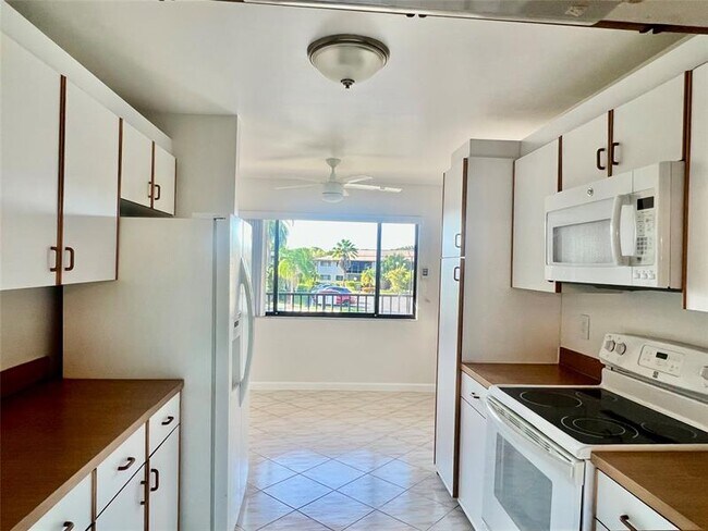 Building Photo - 9767 N Belfort Cir