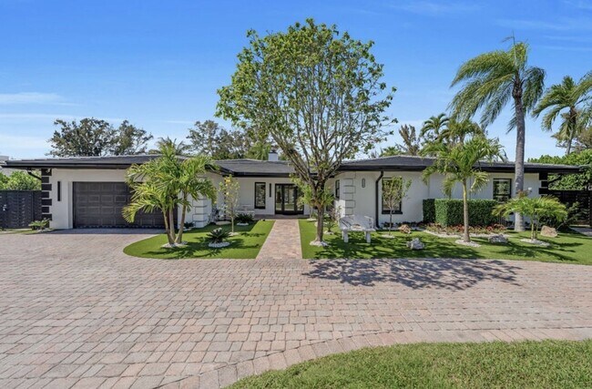 Building Photo - 5120 Carillo St