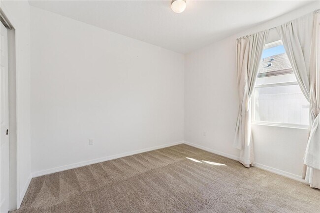 Building Photo - 2824 Neverland Dr
