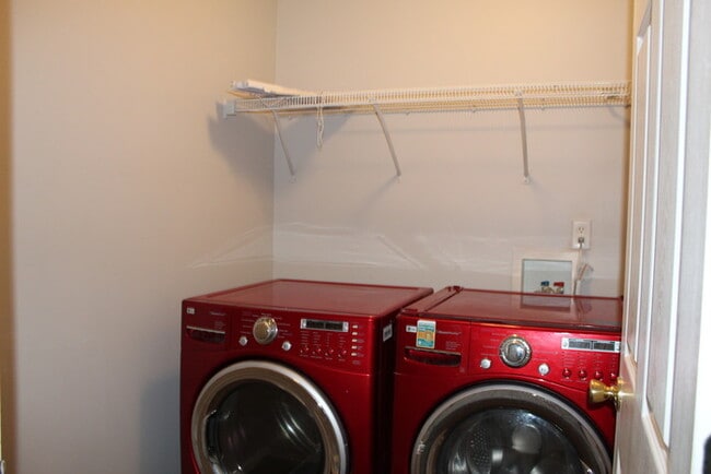 Building Photo - Columbia County Fort Grodon Attached home with Garage