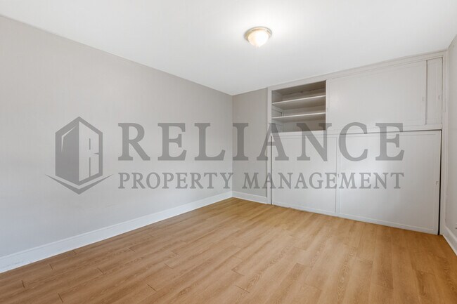 Building Photo - 1554 N Salina Ave