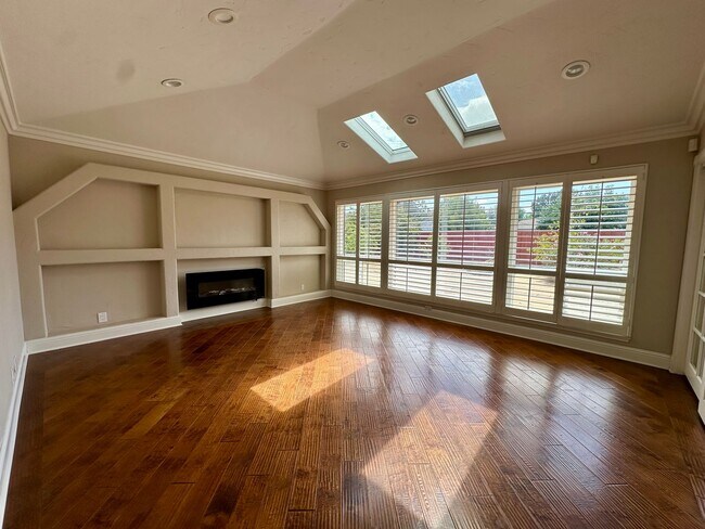 Building Photo - 565 Eden Ct