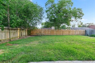 Building Photo - 18067 Garden Manor Dr