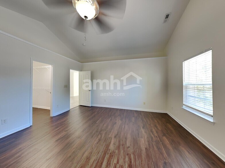 Building Photo - 5006 Lazy Day Ln