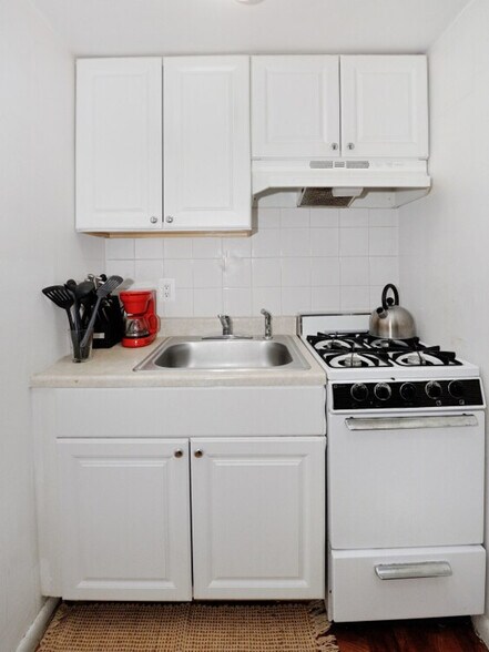 Building Photo - 474 9th Ave