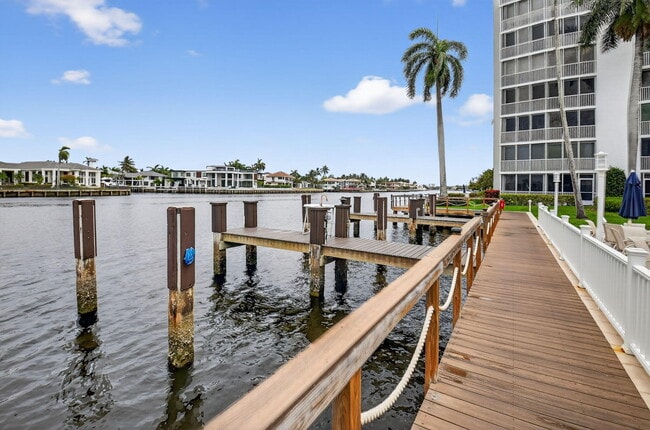 Building Photo - 3212 S Ocean Blvd