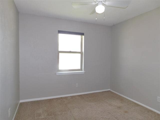 Building Photo - 443 Sweetbriar Dr