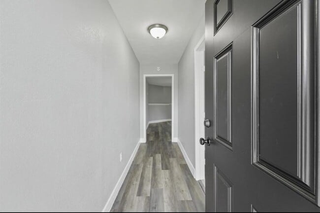 Building Photo - 405 Kelly Ln